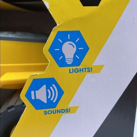 Funrise CAT FUTURE FORCE Wheel Loader NEW MIB Lights And Sounds Toy Vehicle - Picture 8 of 11